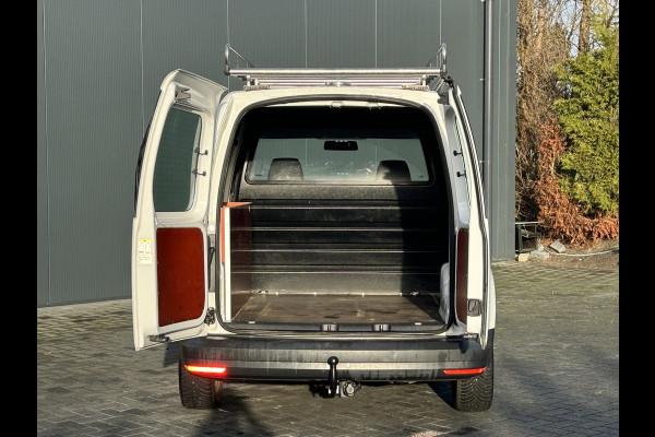 Volkswagen Caddy 1.4 TSI 126 PK / DSG AUTOMAAT / L1H1 / 1e EIG. / TREKHAAK / IMPERIAAL / AIRCO / CRUISE / NAVI / APPLE CARPLAY