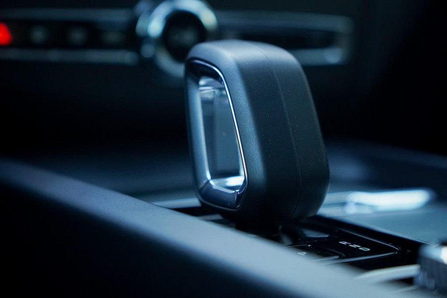 Volvo XC60 2.0 T6 Plug-in hybrid AWD Plus Dark / Pano / Harman Kardon / 20'' / Incl BTW