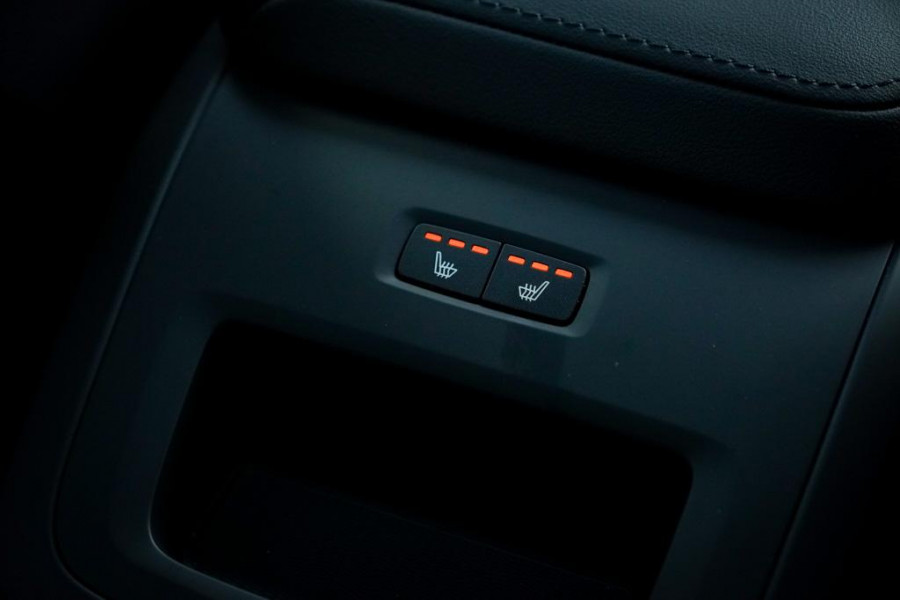 Volvo XC60 2.0 T6 Plug-in hybrid AWD Plus Dark / Pano / Harman Kardon / 20'' / Incl BTW