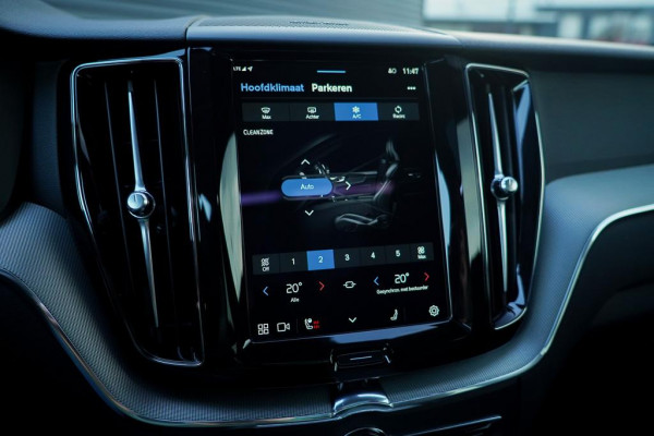 Volvo XC60 2.0 T6 Plug-in hybrid AWD Plus Dark / Pano / Harman Kardon / 20'' / Incl BTW