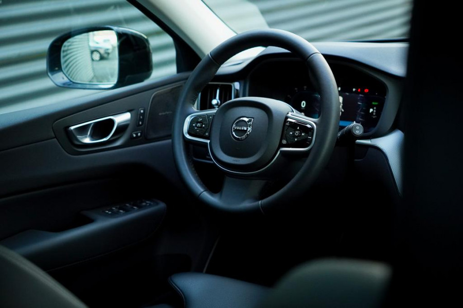 Volvo XC60 2.0 T6 Plug-in hybrid AWD Plus Dark / Pano / Harman Kardon / 20'' / Incl BTW