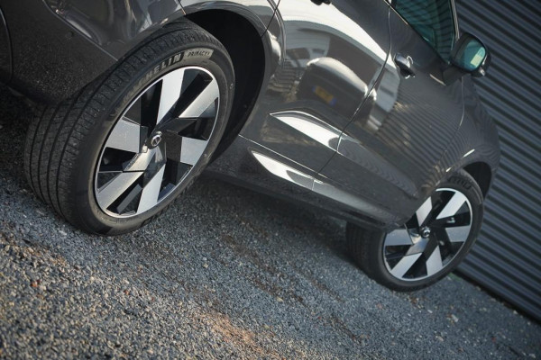 Volvo XC60 2.0 T6 Plug-in hybrid AWD Plus Dark / Pano / Harman Kardon / 20'' / Incl BTW