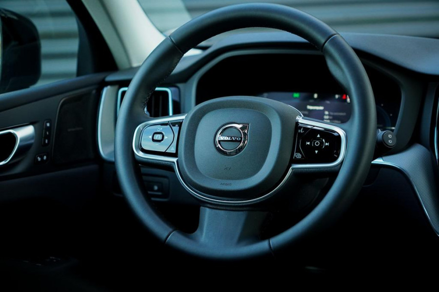Volvo XC60 2.0 T6 Plug-in hybrid AWD Plus Dark / Pano / Harman Kardon / 20'' / Incl BTW