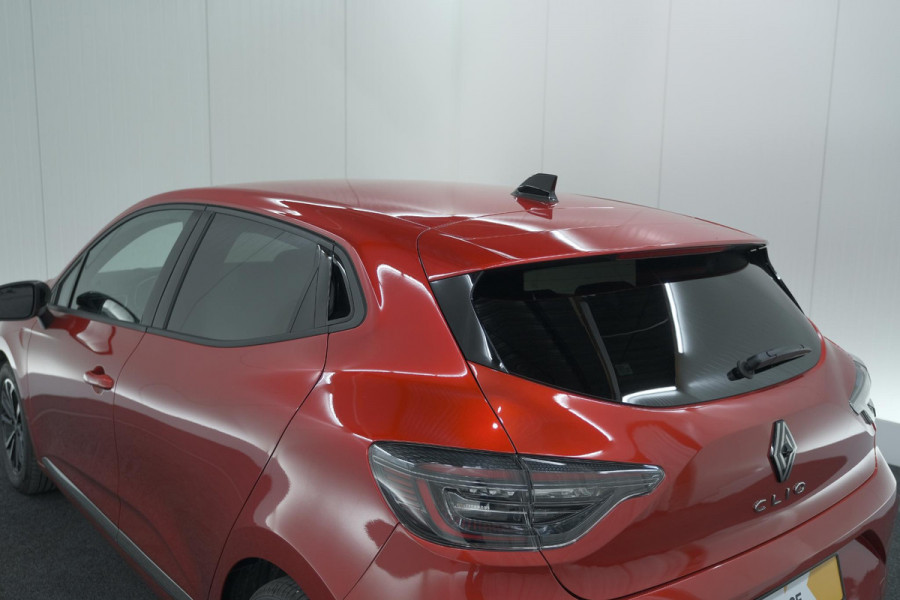 Renault Clio TCe 90 GPF techno | 360 Camera | Adaptieve Cruise Control | Navigatie | 9.3 Inch Groot Scherm