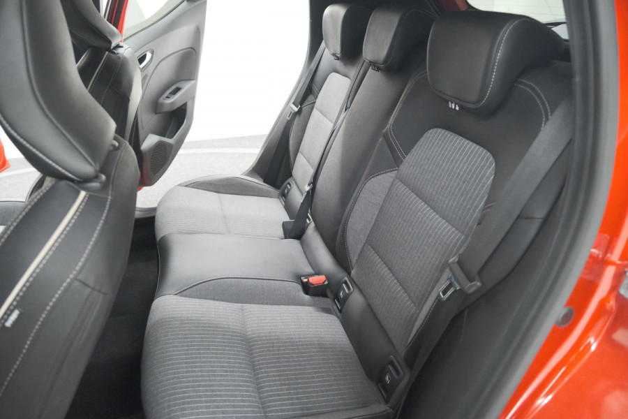 Renault Clio TCe 90 GPF techno | 360 Camera | Adaptieve Cruise Control | Navigatie | 9.3 Inch Groot Scherm