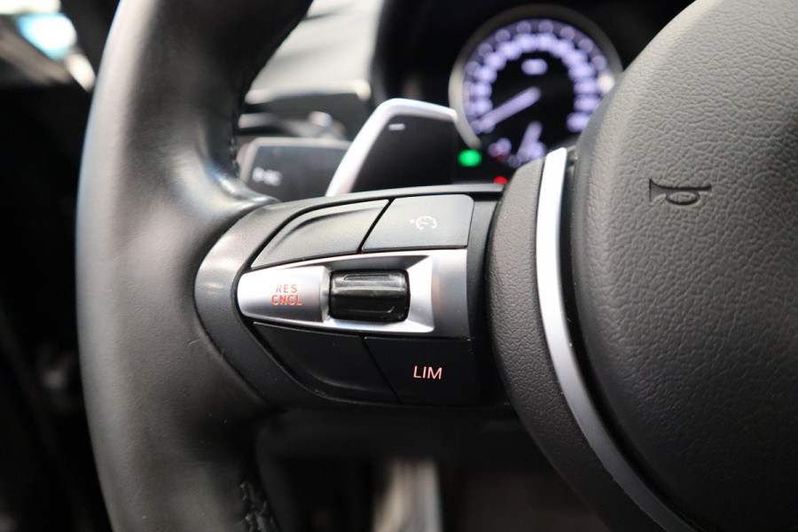 BMW X1 sDrive20i High Executive Cruise/Climate panoramadak PDC Trekhaak NAP Head-Up 24 maanden garantie mogelijk (*vraag naar de voorwaarden)