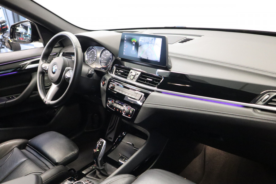 BMW X1 sDrive20i High Executive Cruise/Climate panoramadak PDC Trekhaak NAP Head-Up 24 maanden garantie mogelijk (*vraag naar de voorwaarden)
