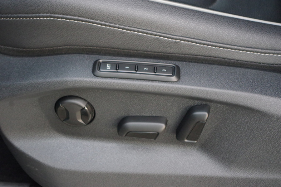 Volkswagen Tiguan 1.4 TSI eHybrid 245 PK R-Line BNS+ PHEV, Panoramadak, 360 Camera, Leder, Winterpakket, Carplay