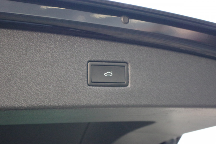 Volkswagen Tiguan 1.4 TSI eHybrid 245 PK R-Line BNS+ PHEV, Panoramadak, 360 Camera, Leder, Winterpakket, Carplay