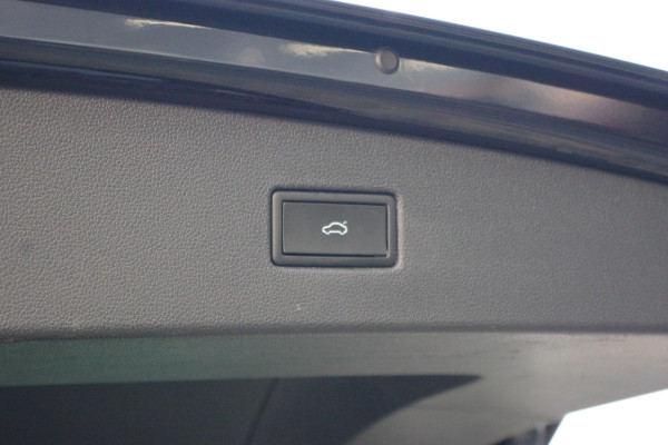 Volkswagen Tiguan 1.4 TSI eHybrid 245 PK R-Line BNS+ PHEV, Panoramadak, 360 Camera, Leder, Winterpakket, Carplay