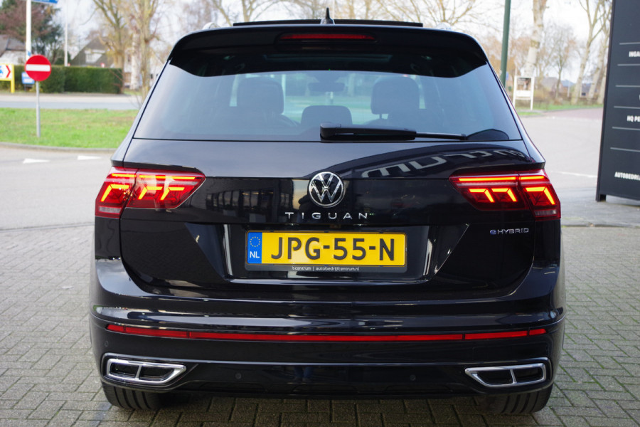 Volkswagen Tiguan 1.4 TSI eHybrid 245 PK R-Line BNS+ PHEV, Panoramadak, 360 Camera, Leder, Winterpakket, Carplay