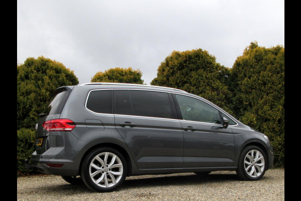 Volkswagen Touran 1.5 TSI Highline Automaat*Navi*Pano.dak*Trekhaak*