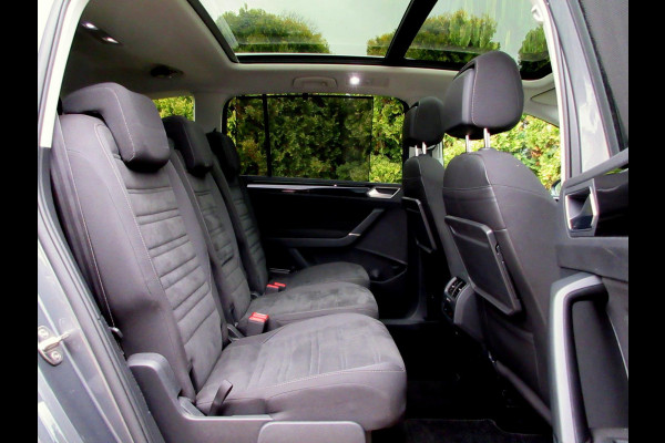 Volkswagen Touran 1.5 TSI Highline Automaat*Navi*Pano.dak*Trekhaak*