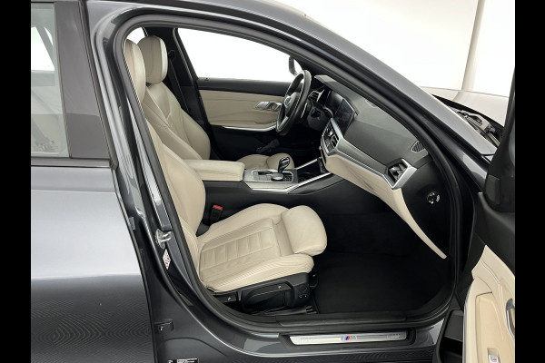 BMW 3-serie 330e M-Sportpack High Executive Performance Pack (INCL-BTW) *HEAD-UP | FULL-LEATHER | FULL-LED | HIFI-SOUND | CAMERA | HEATED-SPORTSEATS | CARPLAY | DIGI-COCKPIT | NAVI-FULLMAP | AMBIENT-LIGHT | ECC | PDC | CRUISE | 19''ALU*