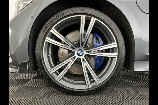BMW 3-serie 330e M-Sportpack High Executive Performance Pack (INCL-BTW) *HEAD-UP | FULL-LEATHER | FULL-LED | HIFI-SOUND | CAMERA | HEATED-SPORTSEATS | CARPLAY | DIGI-COCKPIT | NAVI-FULLMAP | AMBIENT-LIGHT | ECC | PDC | CRUISE | 19''ALU*