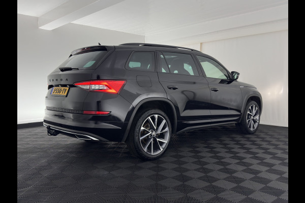 Škoda Kodiaq 1.5 TSI Sportline Business (INCL-BTW) Aut. *PANO | LEATHER-MICROFIBRE | FULL-LED | MEMORY-PACK | SPORTSEATS | SHIFT-PADDLES | ADAPTIVE-CRUISE | DIGI-COCKPIT | NAVI-FULLMAP | CANTON-AUDIO | DAB | AMBIENT-LIGHT | KEYLESS