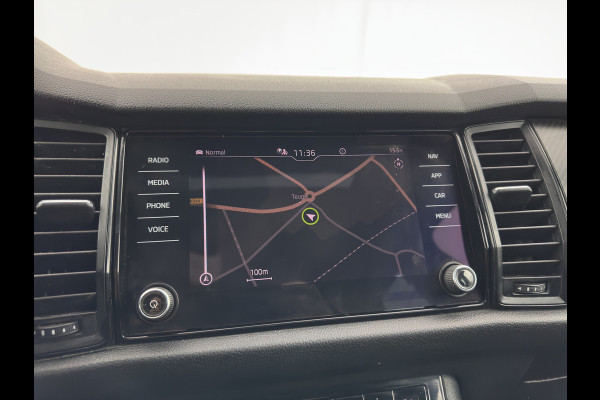 Škoda Kodiaq 1.5 TSI Sportline Business (INCL-BTW) Aut. *PANO | LEATHER-MICROFIBRE | FULL-LED | MEMORY-PACK | SPORTSEATS | SHIFT-PADDLES | ADAPTIVE-CRUISE | DIGI-COCKPIT | NAVI-FULLMAP | CANTON-AUDIO | DAB | AMBIENT-LIGHT | KEYLESS