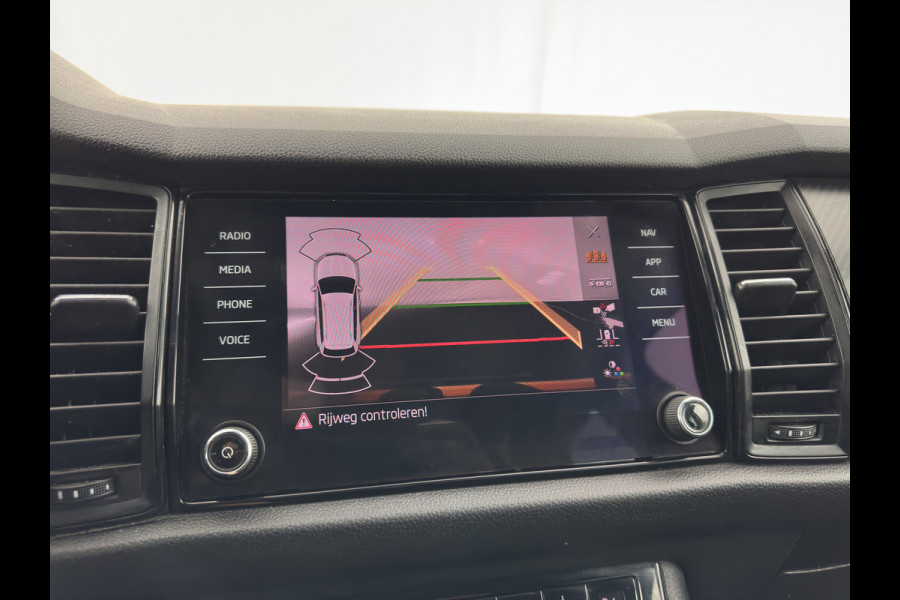 Škoda Kodiaq 1.5 TSI Sportline Business (INCL-BTW) Aut. *PANO | LEATHER-MICROFIBRE | FULL-LED | MEMORY-PACK | SPORTSEATS | SHIFT-PADDLES | ADAPTIVE-CRUISE | DIGI-COCKPIT | NAVI-FULLMAP | CANTON-AUDIO | DAB | AMBIENT-LIGHT | KEYLESS