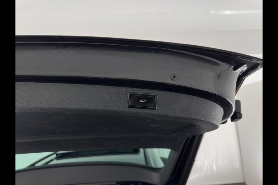 Škoda Kodiaq 1.5 TSI Sportline Business (INCL-BTW) Aut. *PANO | LEATHER-MICROFIBRE | FULL-LED | MEMORY-PACK | SPORTSEATS | SHIFT-PADDLES | ADAPTIVE-CRUISE | DIGI-COCKPIT | NAVI-FULLMAP | CANTON-AUDIO | DAB | AMBIENT-LIGHT | KEYLESS