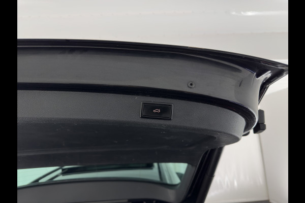 Škoda Kodiaq 1.5 TSI Sportline Business (INCL-BTW) Aut. *PANO | LEATHER-MICROFIBRE | FULL-LED | MEMORY-PACK | SPORTSEATS | SHIFT-PADDLES | ADAPTIVE-CRUISE | DIGI-COCKPIT | NAVI-FULLMAP | CANTON-AUDIO | DAB | AMBIENT-LIGHT | KEYLESS