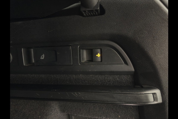 Škoda Kodiaq 1.5 TSI Sportline Business (INCL-BTW) Aut. *PANO | LEATHER-MICROFIBRE | FULL-LED | MEMORY-PACK | SPORTSEATS | SHIFT-PADDLES | ADAPTIVE-CRUISE | DIGI-COCKPIT | NAVI-FULLMAP | CANTON-AUDIO | DAB | AMBIENT-LIGHT | KEYLESS