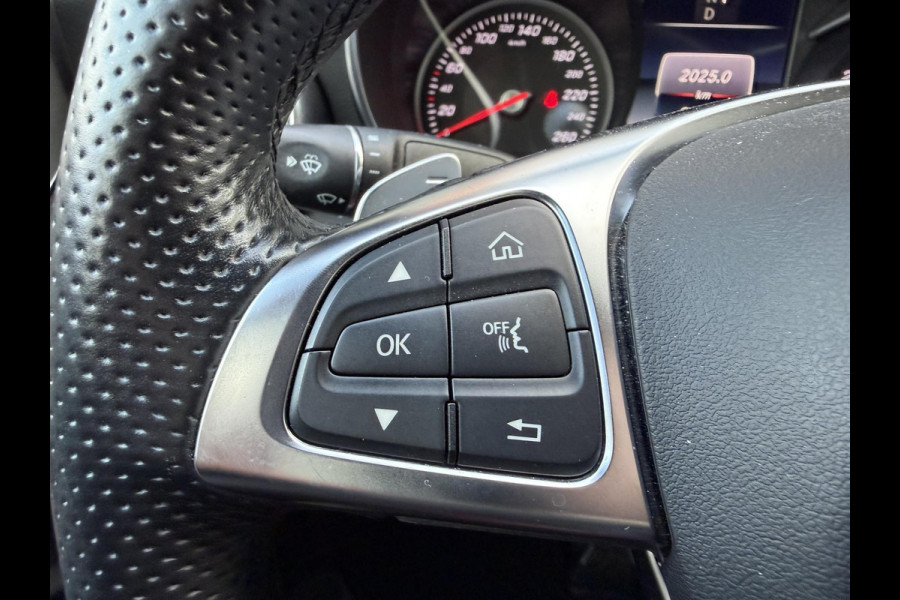 Mercedes-Benz C-Klasse 200 4matic AMG | Navigatie | Camera | Stoelkoeling & Verwarming | 19 Inch Lichtmetalen Velgen |