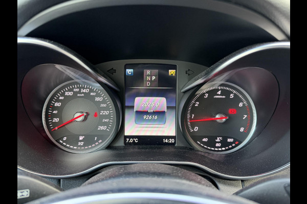 Mercedes-Benz C-Klasse 200 4matic AMG | Navigatie | Camera | Stoelkoeling & Verwarming | 19 Inch Lichtmetalen Velgen |