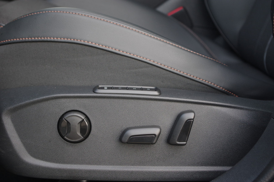 CUPRA Leon Sportstourer 1.4 e-Hybrid 245 PK VZ Adrenaline, Winterpakket, Stuur-Startknop, LED, Carplay, Memory