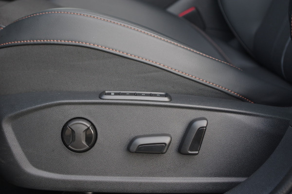 CUPRA Leon Sportstourer 1.4 e-Hybrid 245 PK VZ Adrenaline, Winterpakket, Stuur-Startknop, LED, Carplay, Memory