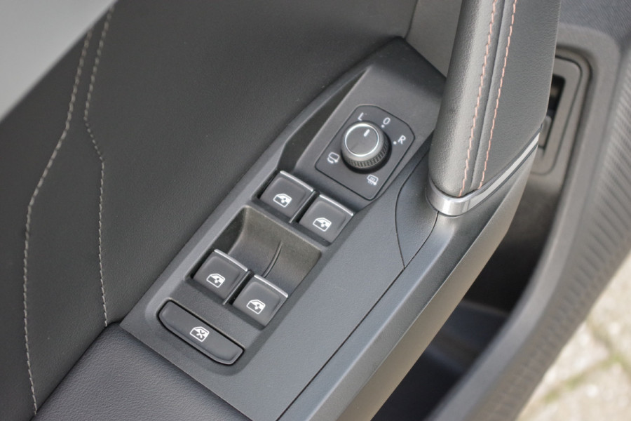 CUPRA Leon Sportstourer 1.4 e-Hybrid 245 PK VZ Adrenaline, Winterpakket, Stuur-Startknop, LED, Carplay, Memory