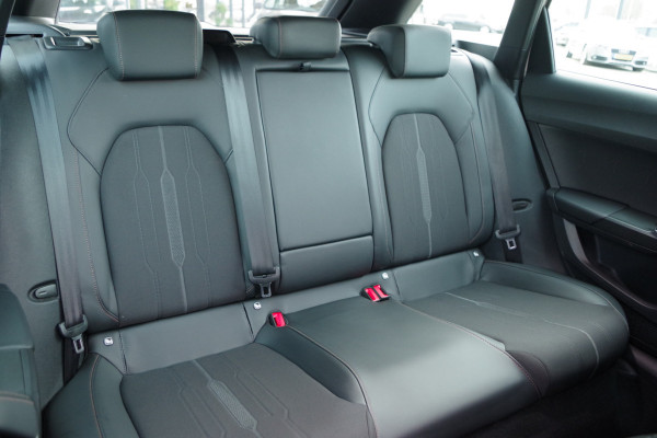 CUPRA Leon Sportstourer 1.4 e-Hybrid 245 PK VZ Adrenaline, Winterpakket, Stuur-Startknop, LED, Carplay, Memory