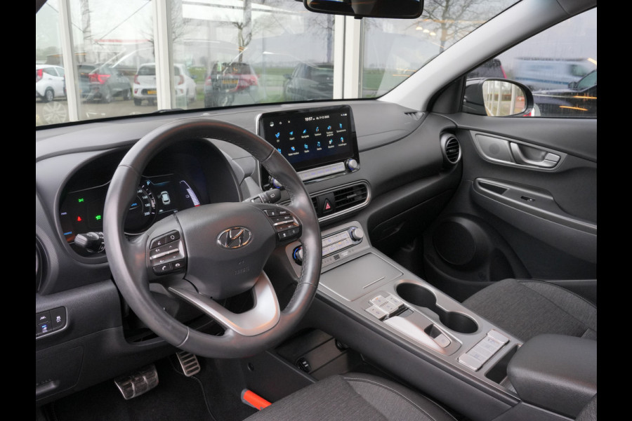 Hyundai Kona EV Comfort 64 kWh | SoH 98% | Navigatie | DAB | Adaptive Cruise
