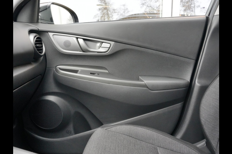 Hyundai Kona EV Comfort 64 kWh | SoH 98% | Navigatie | DAB | Adaptive Cruise