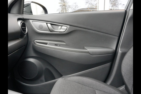 Hyundai Kona EV Comfort 64 kWh | SoH 98% | Navigatie | DAB | Adaptive Cruise