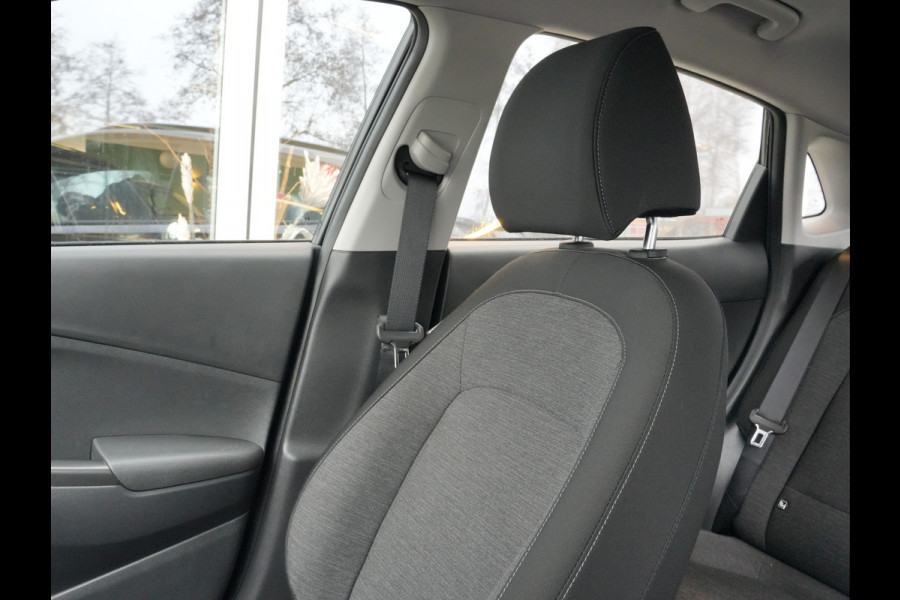 Hyundai Kona EV Comfort 64 kWh | SoH 98% | Navigatie | DAB | Adaptive Cruise
