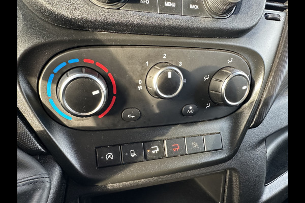 Iveco Daily 35C16H 2.3 D 157 PK / ZEER NETJES !! / HYDRAULISCHE LAADKLEP / BAKWAGEN / 73.281 KM ! / AIRCO / 3-ZITS