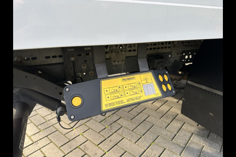 Iveco Daily 35C16H 2.3 D 157 PK / ZEER NETJES !! / HYDRAULISCHE LAADKLEP / BAKWAGEN / 73.281 KM ! / AIRCO / 3-ZITS