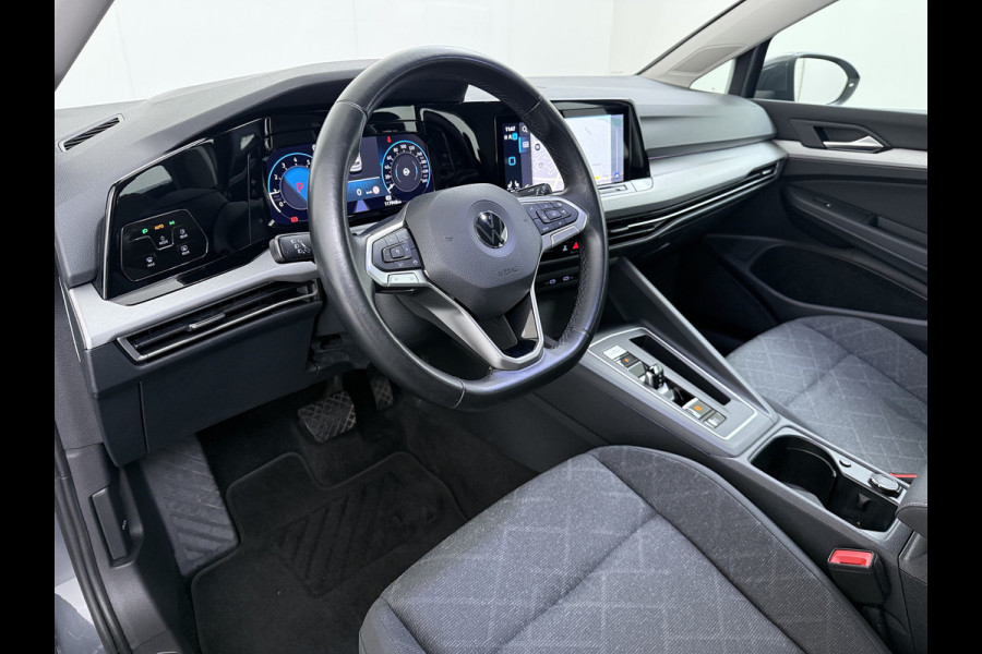 Volkswagen Golf 1.0 eTSI 111PK AUT-7 Nieuw Model Adap.Cruise Virtual Cockpit Apple Carplay Android APP-Connect Navi Ecc Pdc Life Stoel+Stuurverwarming Lmv Mirrorlink DAB Led Isofix Keyless mild hybride Complete Volkswagen Golf mild hybride!