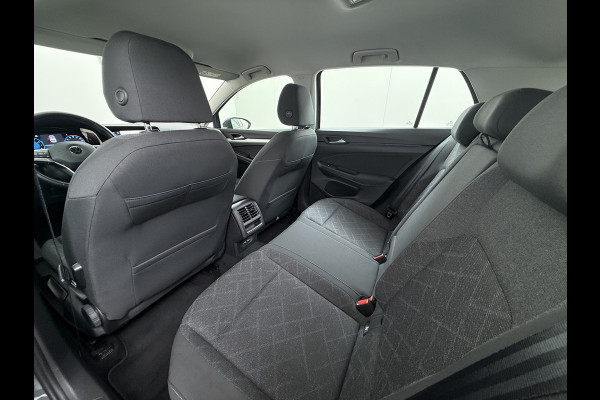 Volkswagen Golf 1.0 eTSI 111PK AUT-7 Nieuw Model Adap.Cruise Virtual Cockpit Apple Carplay Android APP-Connect Navi Ecc Pdc Life Stoel+Stuurverwarming Lmv Mirrorlink DAB Led Isofix Keyless mild hybride Complete Volkswagen Golf mild hybride!