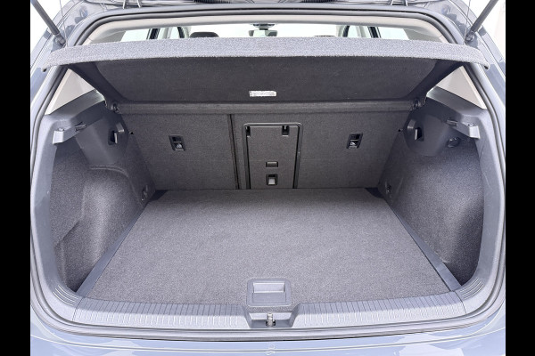 Volkswagen Golf 1.0 eTSI 111PK AUT-7 Nieuw Model Adap.Cruise Virtual Cockpit Apple Carplay Android APP-Connect Navi Ecc Pdc Life Stoel+Stuurverwarming Lmv Mirrorlink DAB Led Isofix Keyless mild hybride Complete Volkswagen Golf mild hybride!