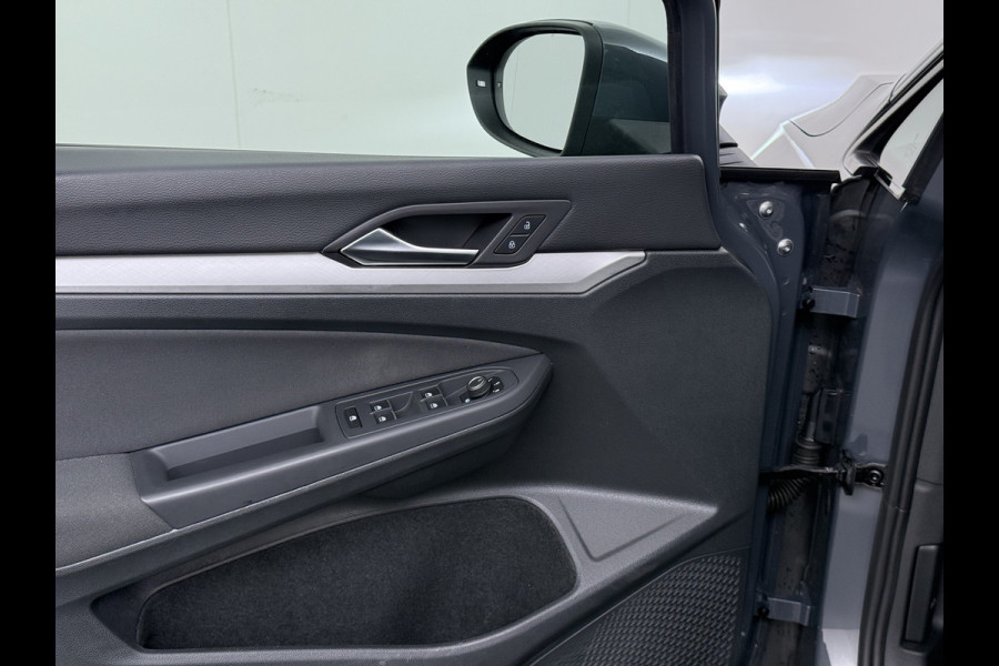 Volkswagen Golf 1.0 eTSI 111PK AUT-7 Nieuw Model Adap.Cruise Virtual Cockpit Apple Carplay Android APP-Connect Navi Ecc Pdc Life Stoel+Stuurverwarming Lmv Mirrorlink DAB Led Isofix Keyless mild hybride Complete Volkswagen Golf mild hybride!