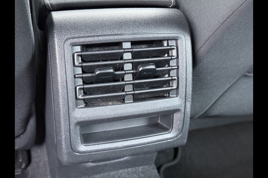 Volkswagen Golf 1.0 eTSI 111PK AUT-7 Nieuw Model Adap.Cruise Virtual Cockpit Apple Carplay Android APP-Connect Navi Ecc Pdc Life Stoel+Stuurverwarming Lmv Mirrorlink DAB Led Isofix Keyless mild hybride Complete Volkswagen Golf mild hybride!