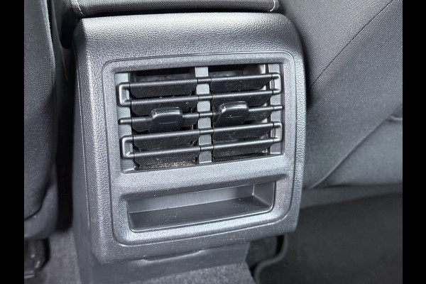 Volkswagen Golf 1.0 eTSI 111PK AUT-7 Nieuw Model Adap.Cruise Virtual Cockpit Apple Carplay Android APP-Connect Navi Ecc Pdc Life Stoel+Stuurverwarming Lmv Mirrorlink DAB Led Isofix Keyless mild hybride Complete Volkswagen Golf mild hybride!