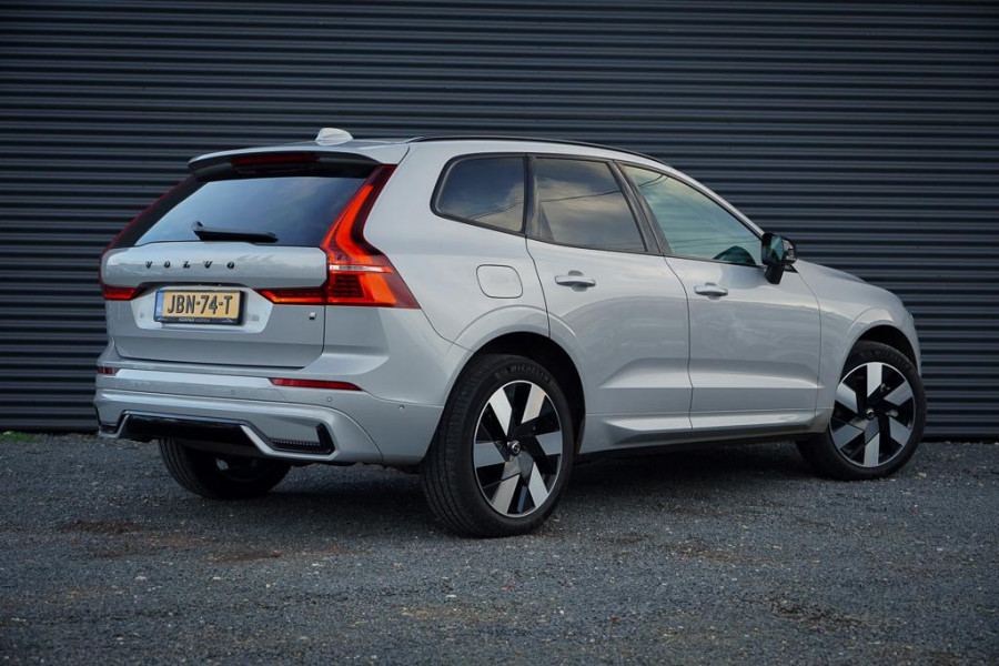 Volvo XC60 2.0 T6 Plug-in hybrid AWD Plus Dark / Pano / Trekhaak / Stoel&Stuurwielverwarming