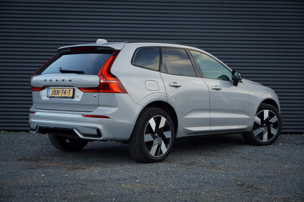 Volvo XC60 2.0 T6 Plug-in hybrid AWD Plus Dark / Pano / Trekhaak / Stoel&Stuurwielverwarming
