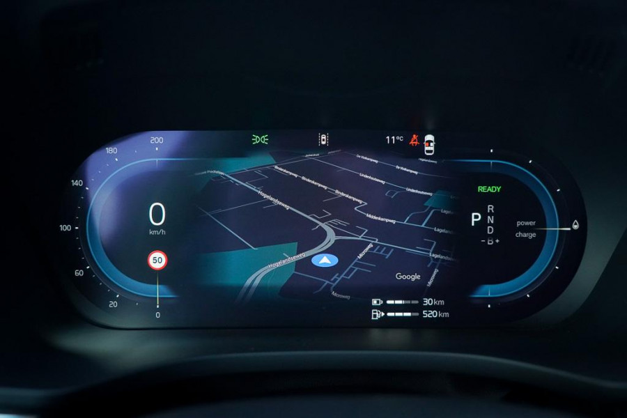 Volvo XC60 2.0 T6 Plug-in hybrid AWD Plus Dark / Pano / Trekhaak / Stoel&Stuurwielverwarming