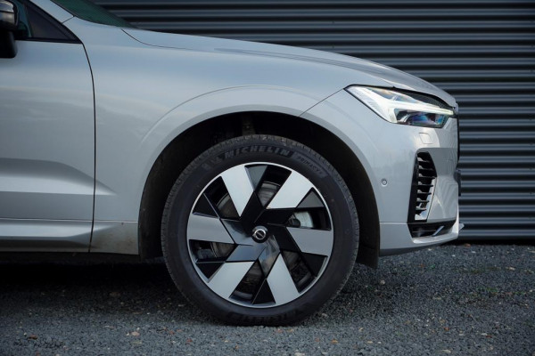 Volvo XC60 2.0 T6 Plug-in hybrid AWD Plus Dark / Pano / Trekhaak / Stoel&Stuurwielverwarming