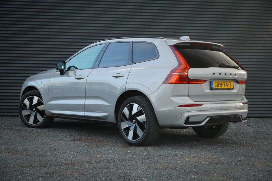 Volvo XC60 2.0 T6 Plug-in hybrid AWD Plus Dark / Pano / Trekhaak / Stoel&Stuurwielverwarming