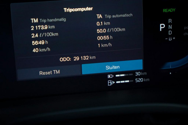 Volvo XC60 2.0 T6 Plug-in hybrid AWD Plus Dark / Pano / Trekhaak / Stoel&Stuurwielverwarming