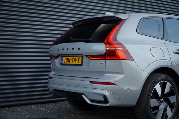 Volvo XC60 2.0 T6 Plug-in hybrid AWD Plus Dark / Pano / Trekhaak / Stoel&Stuurwielverwarming